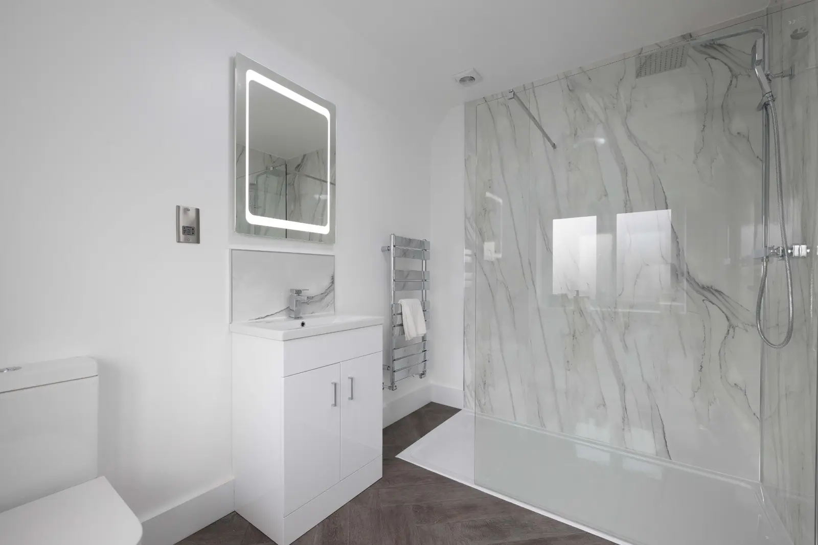 Private en-suite shower room at 3 Burnell Avenue