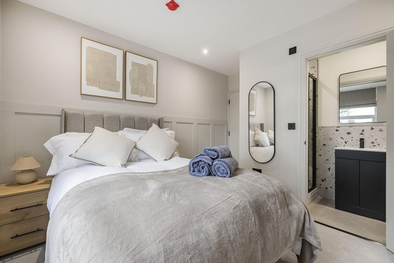 Furnished en-suite bedroom at 85 Tonbridge Road